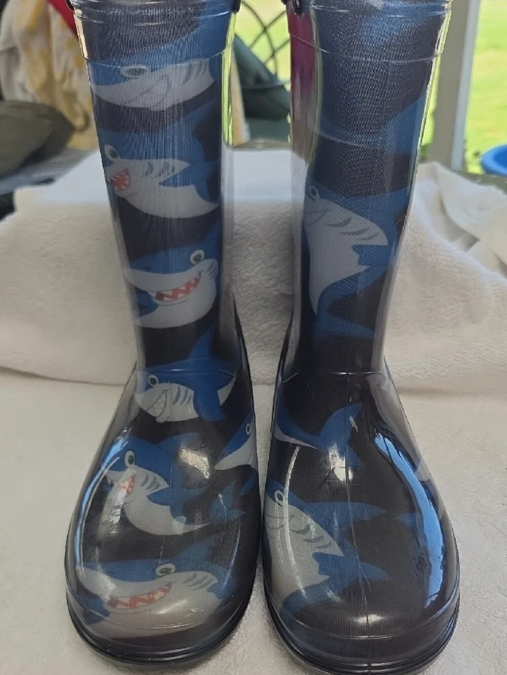 Kids Shark Rain Boots in Navy Blue Sz 5